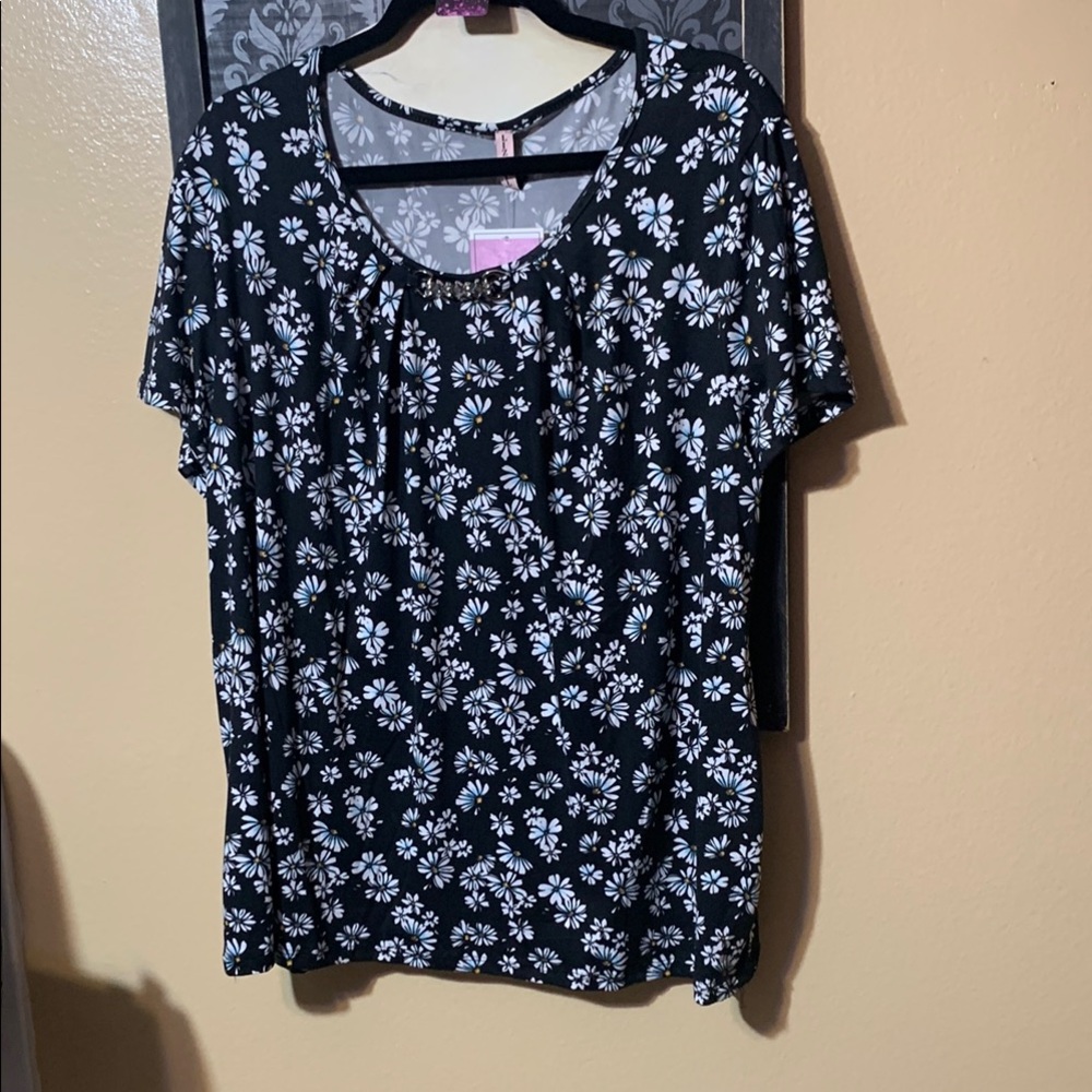 #391 3x Liz & Lilli NWT Floral Black and White daisy print Women's Top